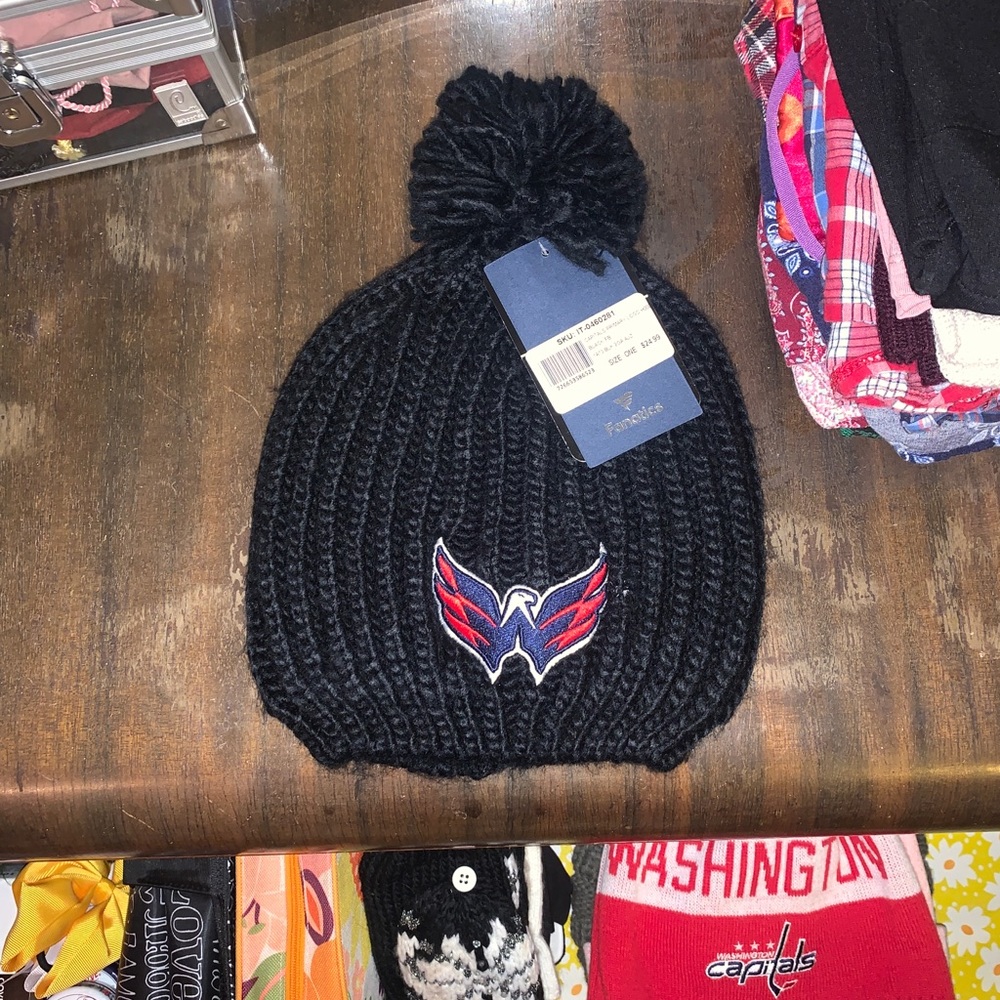 Washington capitals hockey hat / knit beanie